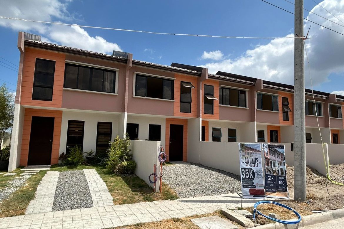 2 Bedroom Townhouse for Sale in Tangle, Mexico, Pampanga – photo 2