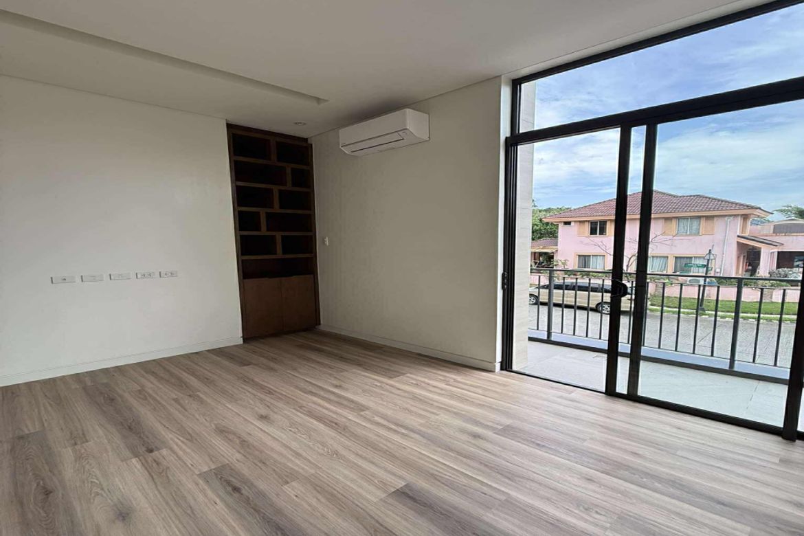 200 Bedroom Condo for Sale in Molino IV, Bacoor, Cavite – photo 4