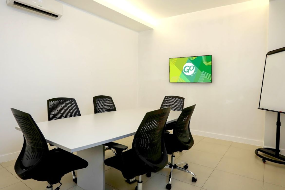 219 Bedroom Commercial for Sale in South Triangle, Quezon City, Metro Manila near MRT-3 Quezon Avenue – photo 2