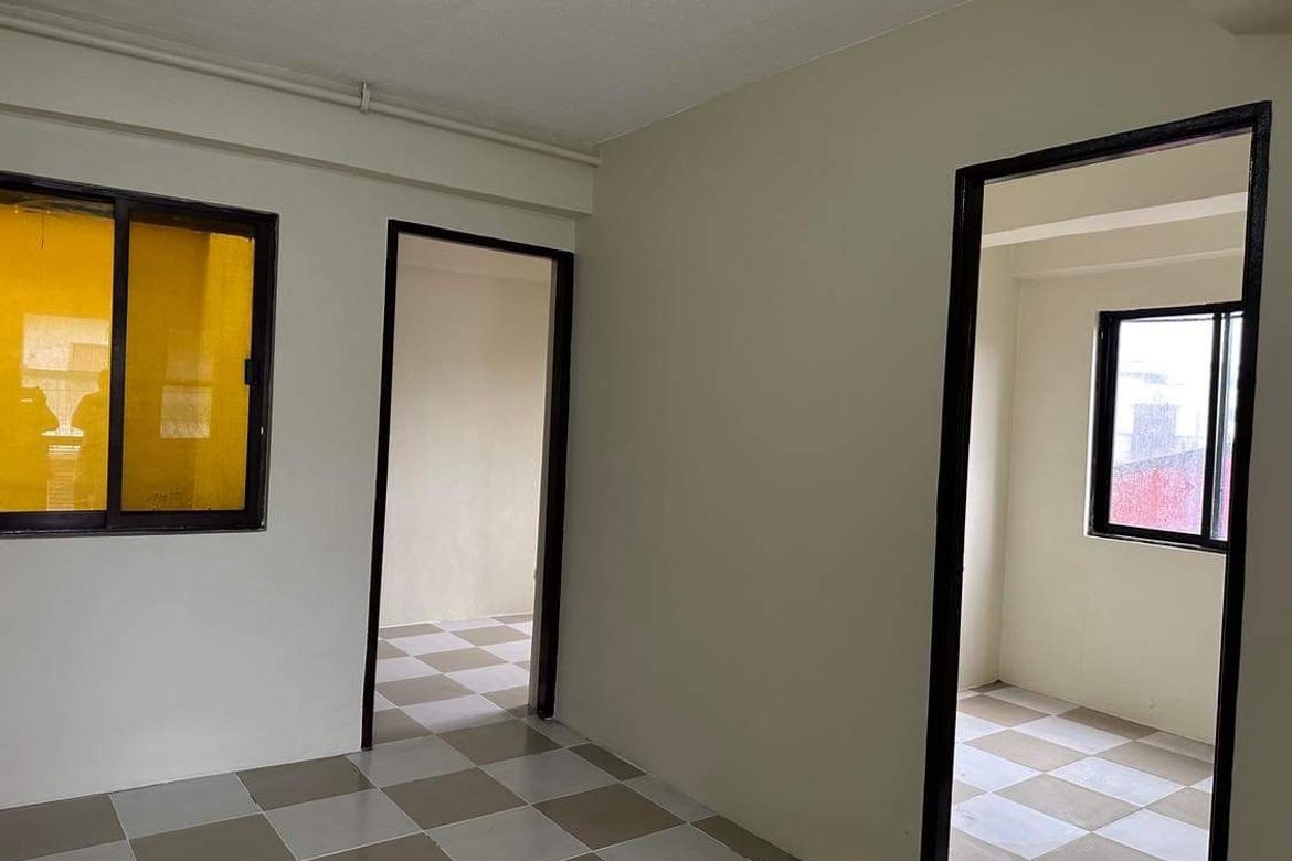 23 Bedroom Shophouse for Sale in Bangkal, Makati City near MRT-3 Magallanes – photo 5