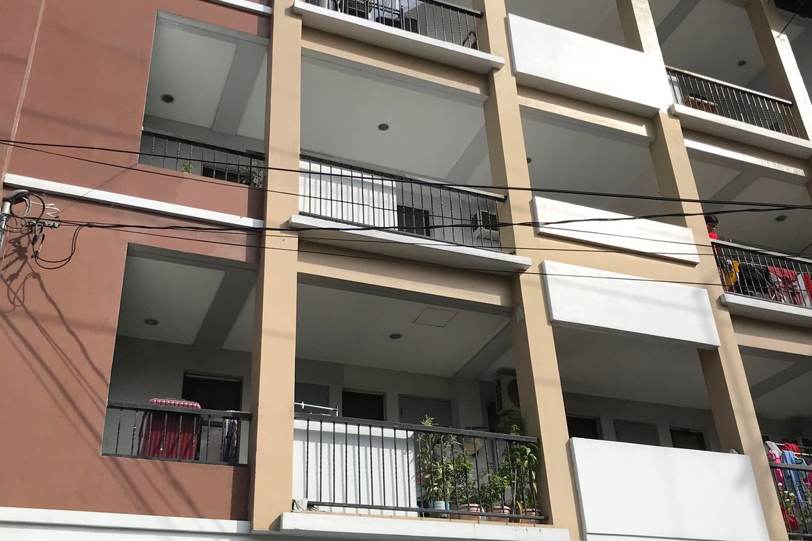 24 Bedroom Shophouse for Sale in Barangay 76, Pasay, Metro Manila near LRT-1 Libertad