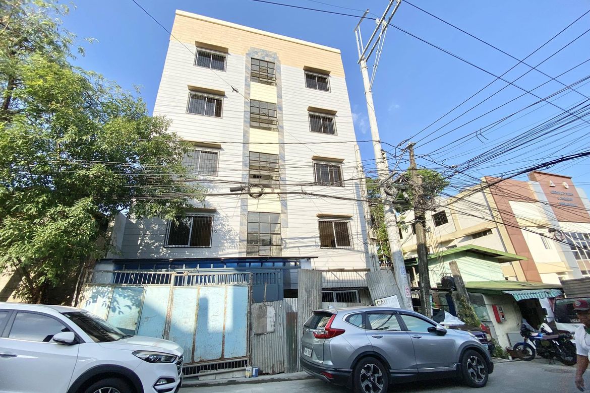 26 Bedroom Shophouse for Sale in Kamuning, Quezon City, Metro Manila near MRT-3 Kamuning
