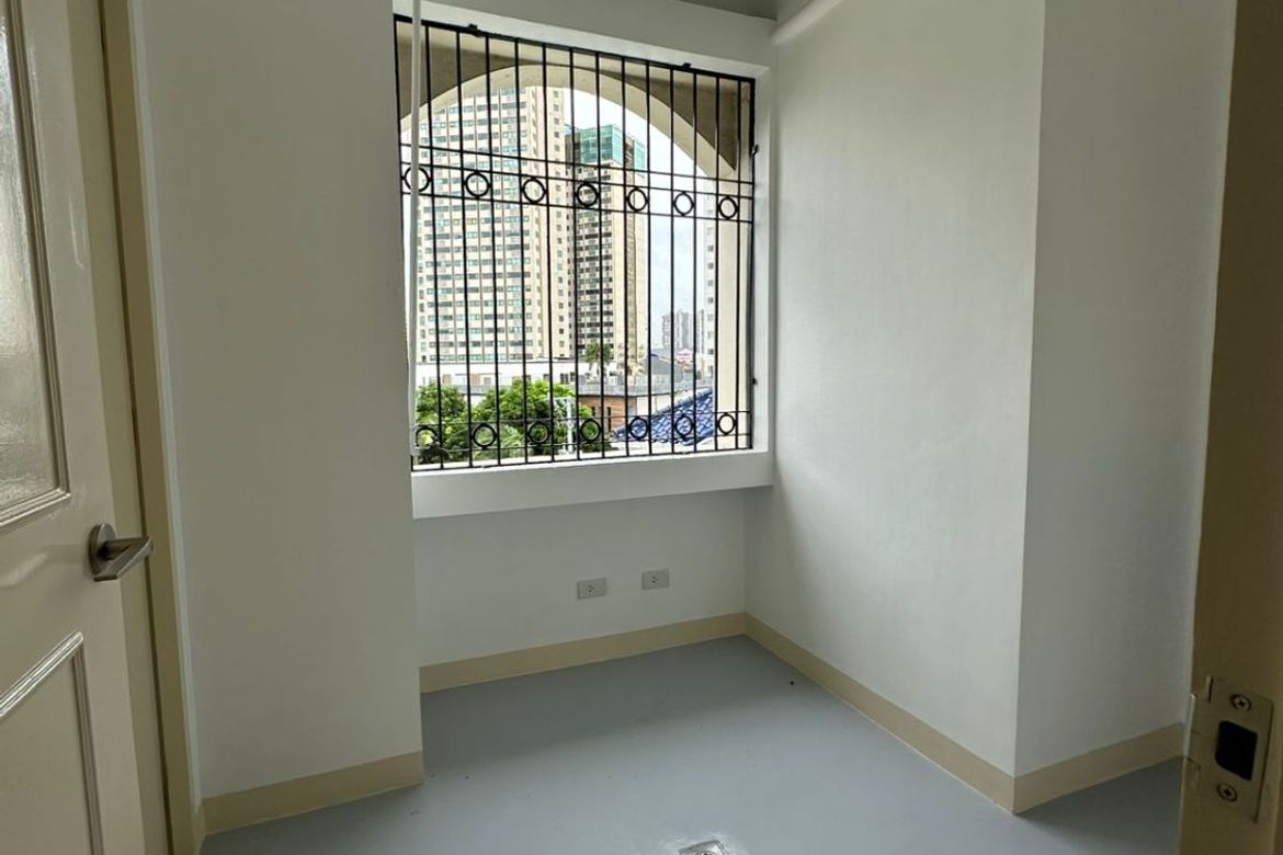 3 Bedroom Apartment for Rent in Addition Hills, Mandaluyong, Metro Manila photo 7