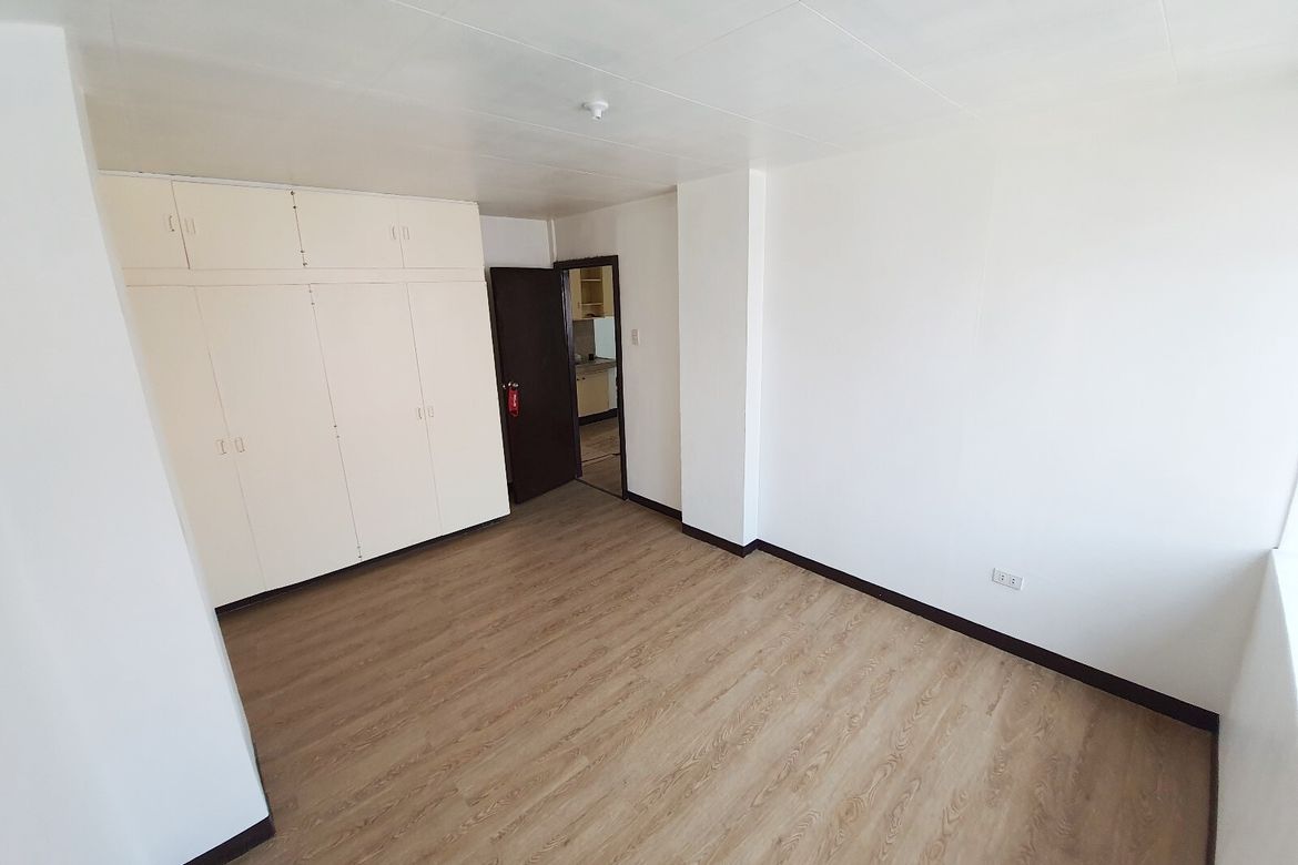 3 Bedroom Apartment for Rent in Barangay 40, Pasay, Metro Manila near LRT-1 Gil Puyat photo 5