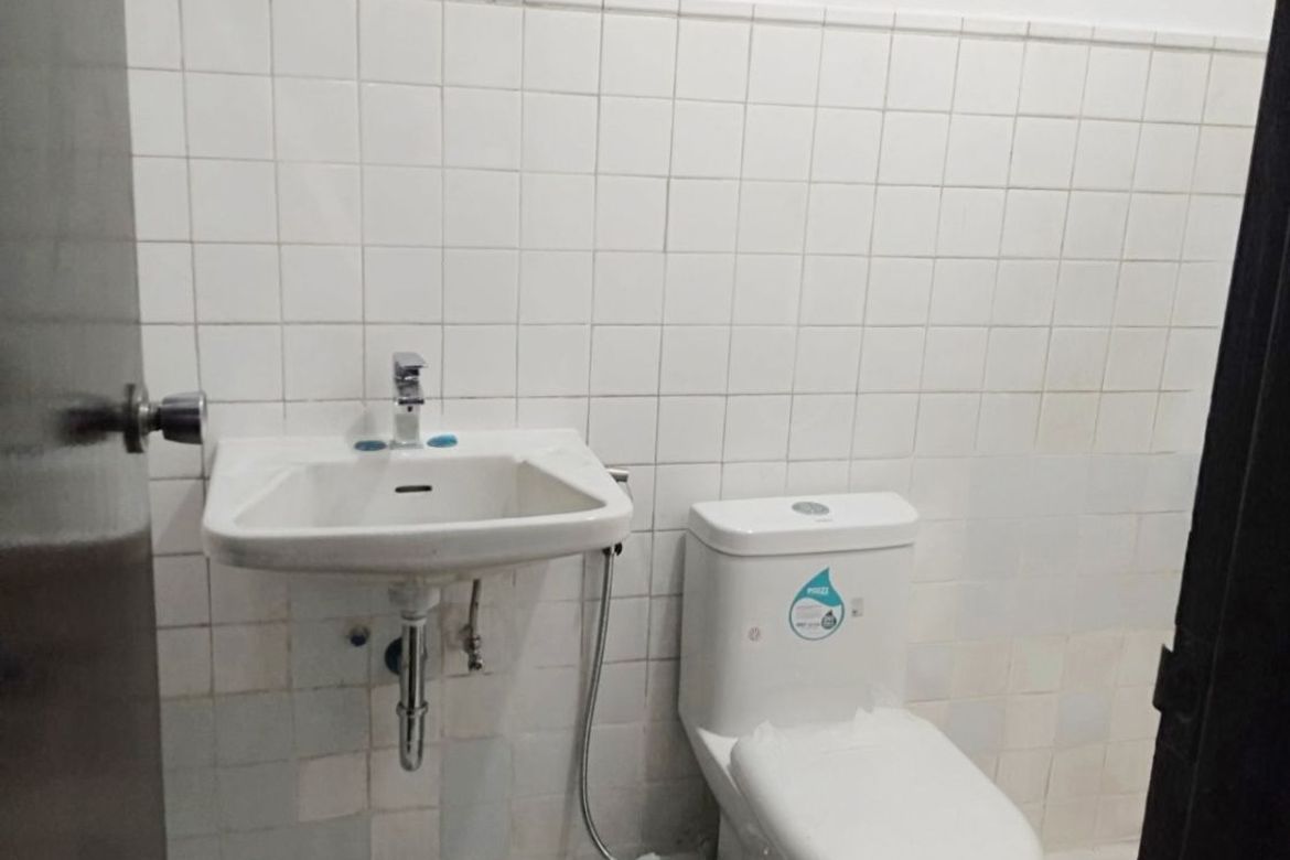 3 Bedroom Apartment for Rent in Barangay 59, Pasay, Metro Manila near LRT-1 Gil Puyat photo 6