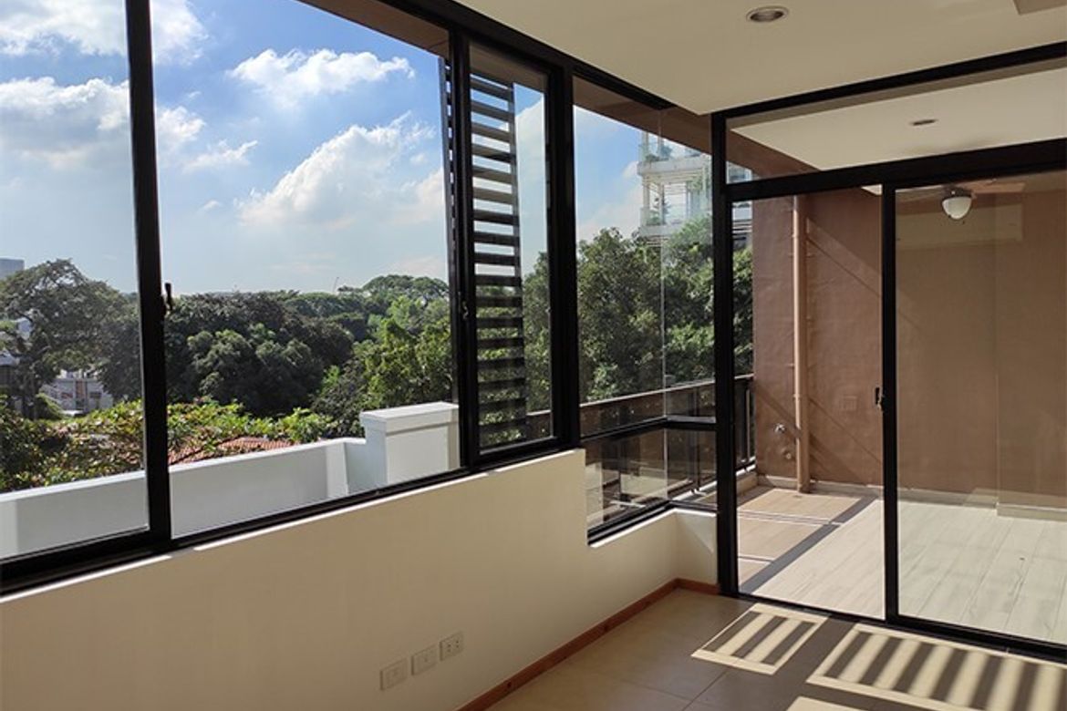 3 Bedroom Apartment for Rent in Horseshoe, Quezon City, Metro Manila near LRT-2 Betty Go-Belmonte photo 3