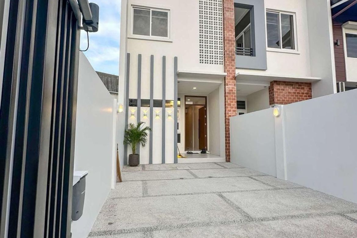 3 Bedroom Apartment for Rent in Malabanias, Angeles, Pampanga