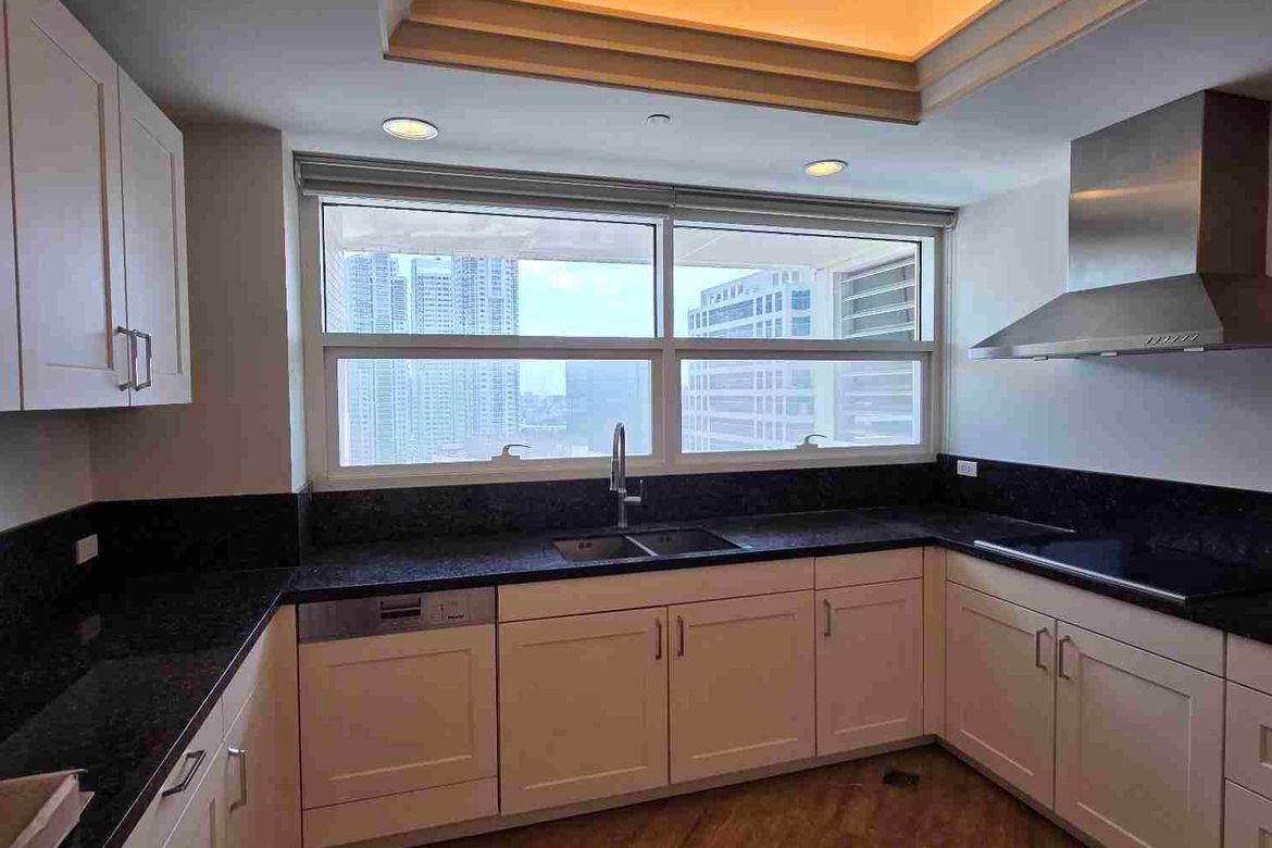3 Bedroom Apartment for Rent in Urdaneta, Makati, Metro Manila near MRT-3 Ayala photo 2