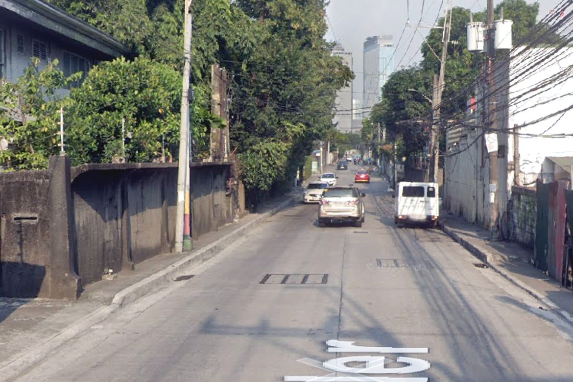 3 Bedroom Commercial for Sale in Bungad, Quezon City, Metro Manila near MRT-3 North Avenue – photo 2