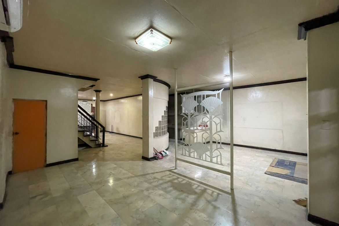 3 Bedroom Commercial for Sale in Central, Quezon City, Metro Manila
