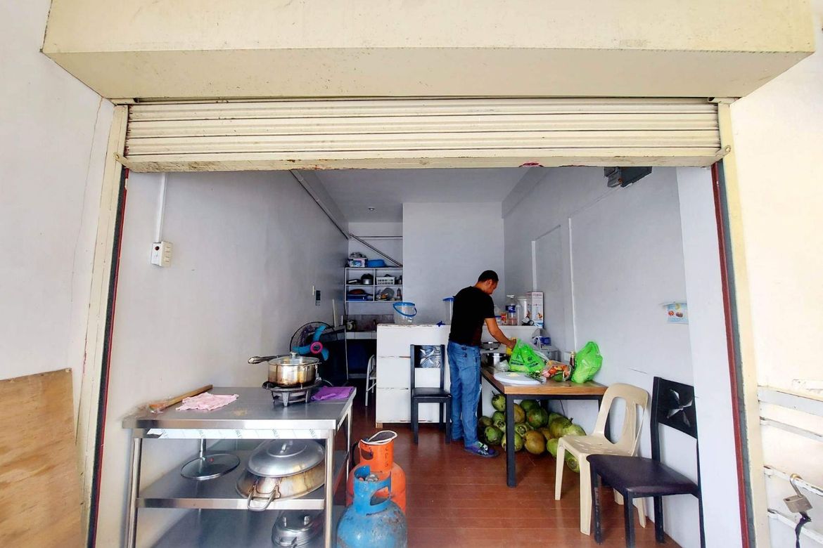 3 Bedroom Commercial for Sale in Dau, Mabalacat, Pampanga – photo 4