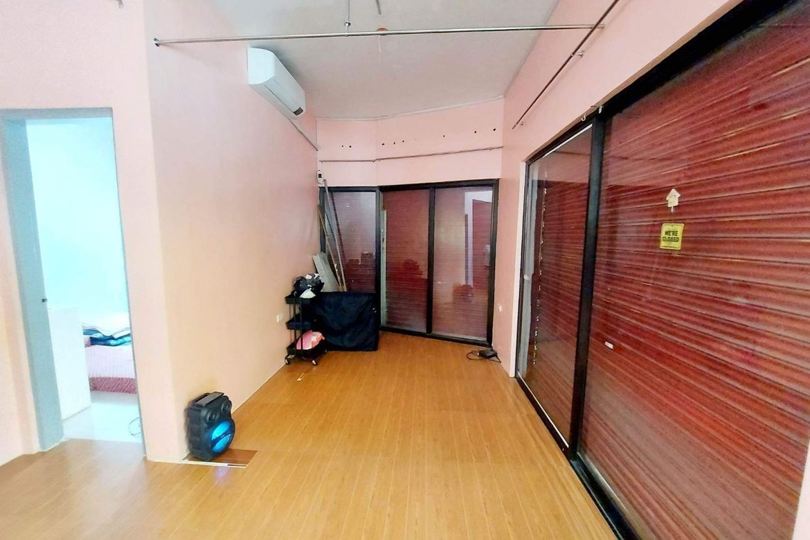 3 Bedroom Commercial for Sale in Dau, Mabalacat, Pampanga – photo 6