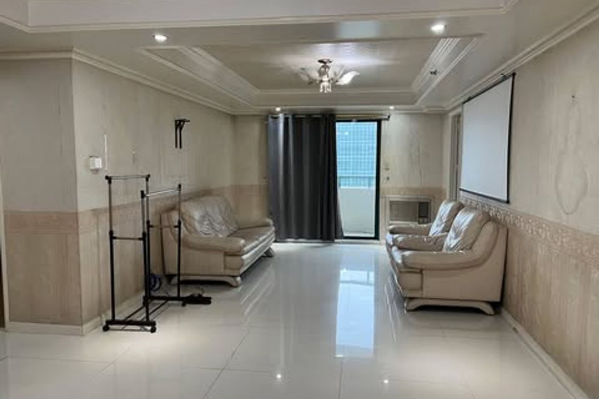 3 Bedroom Condo for Rent in Barangay 76, Pasay, Metro Manila near LRT-1 Libertad