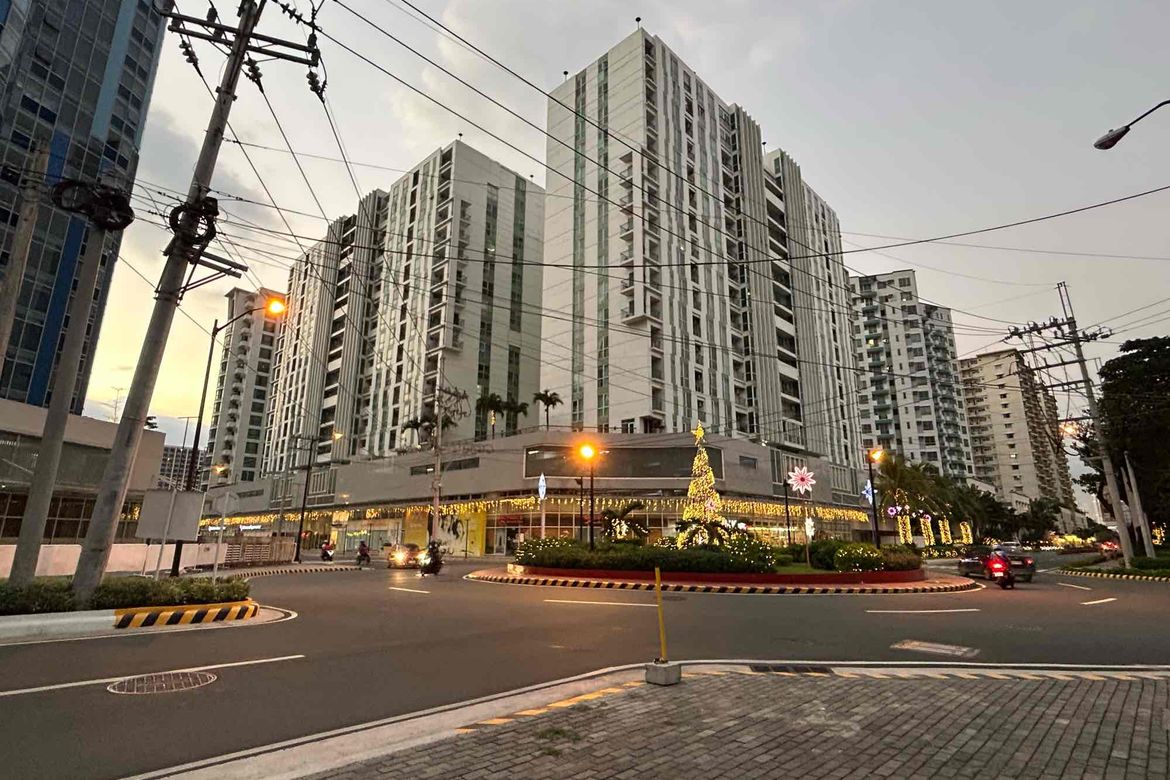 3 Bedroom Condo for Rent in Bay Garden Club and Residences, Barangay 76, Pasay, Metro Manila near LRT-1 Libertad