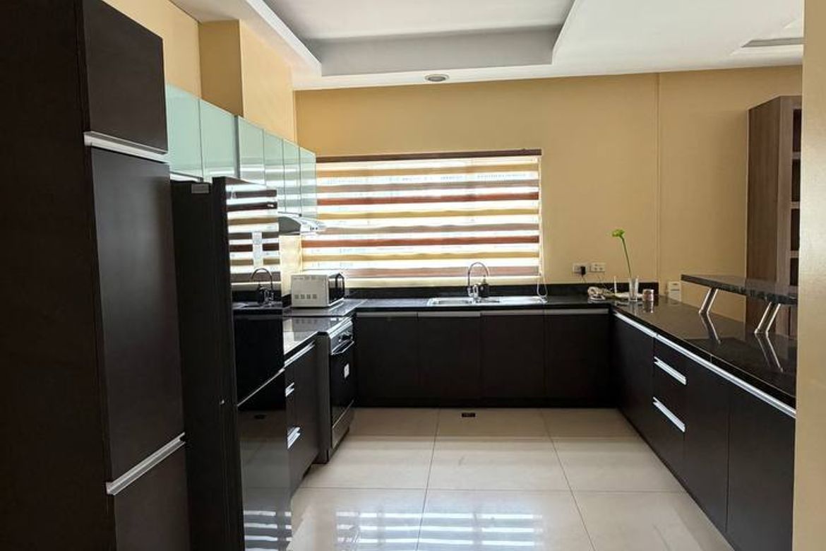 3 Bedroom Condo for Rent in Ermita, Manila, Metro Manila near LRT-1 Pedro Gil photo 6
