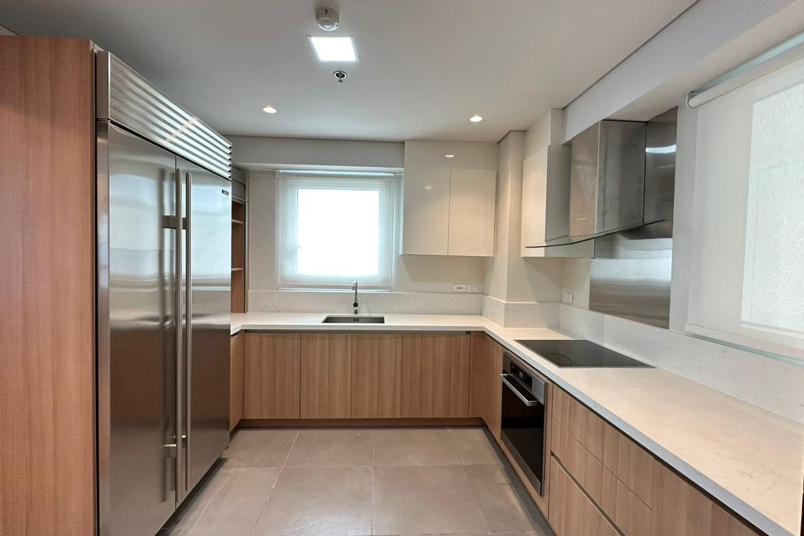 3 Bedroom Condo for Rent in San Lorenzo, Makati, Metro Manila near MRT-3 Ayala photo 5