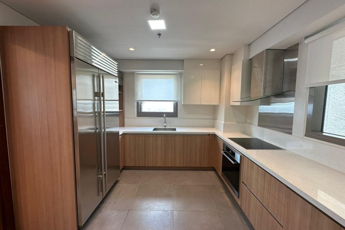 3 Bedroom Condo for Rent in San Lorenzo, Makati, Metro Manila near MRT-3 Ayala photo 7