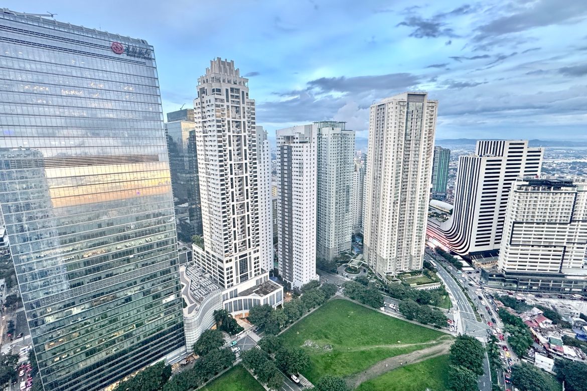 3 Bedroom Condo for Rent in The Trion Towers I, BGC, Taguig, Metro Manila photo 3