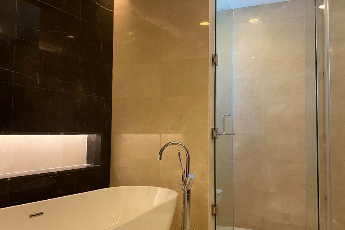 3 Bedroom Condo for Rent in Two Roxas Triangle, Urdaneta, Makati, Metro Manila near MRT-3 Buendia photo 7