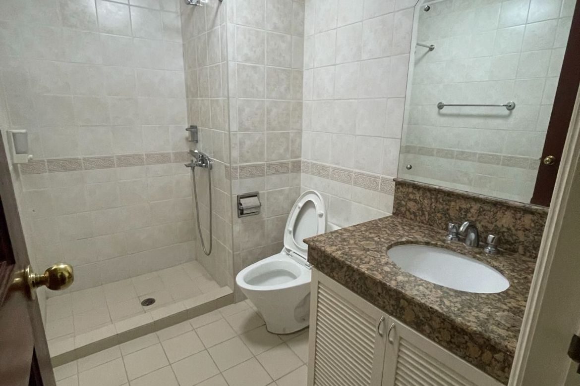 3 Bedroom Condo for Sale in Alabang, Muntinlupa, Metro Manila – photo 8