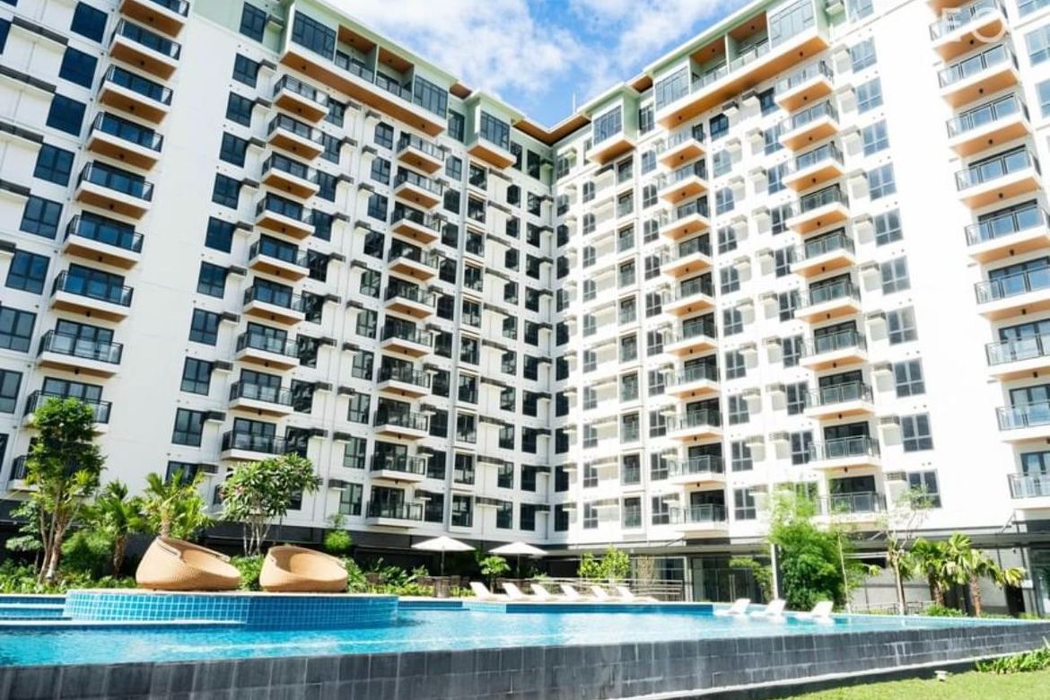 3 Bedroom Condo for Sale in Almanza Dos, Las Piñas, Metro Manila