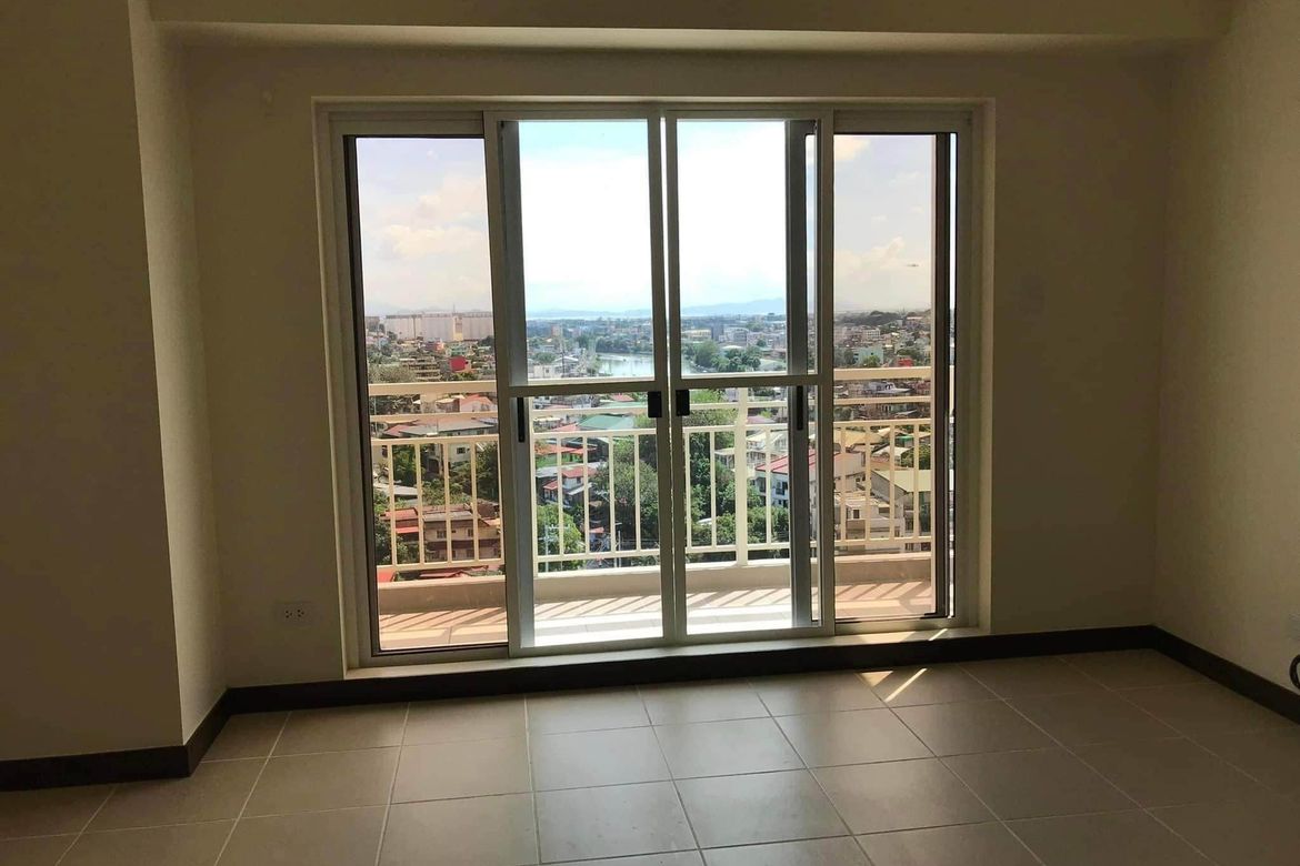 3 Bedroom Condo for Sale in Brixton Place, Kapitolyo, Pasig, Metro Manila