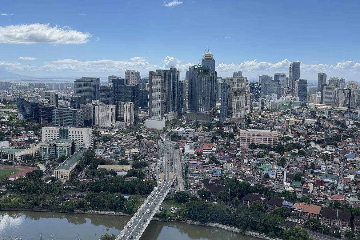 3 Bedroom Condo for Sale in Brixton Place, Kapitolyo, Pasig, Metro Manila