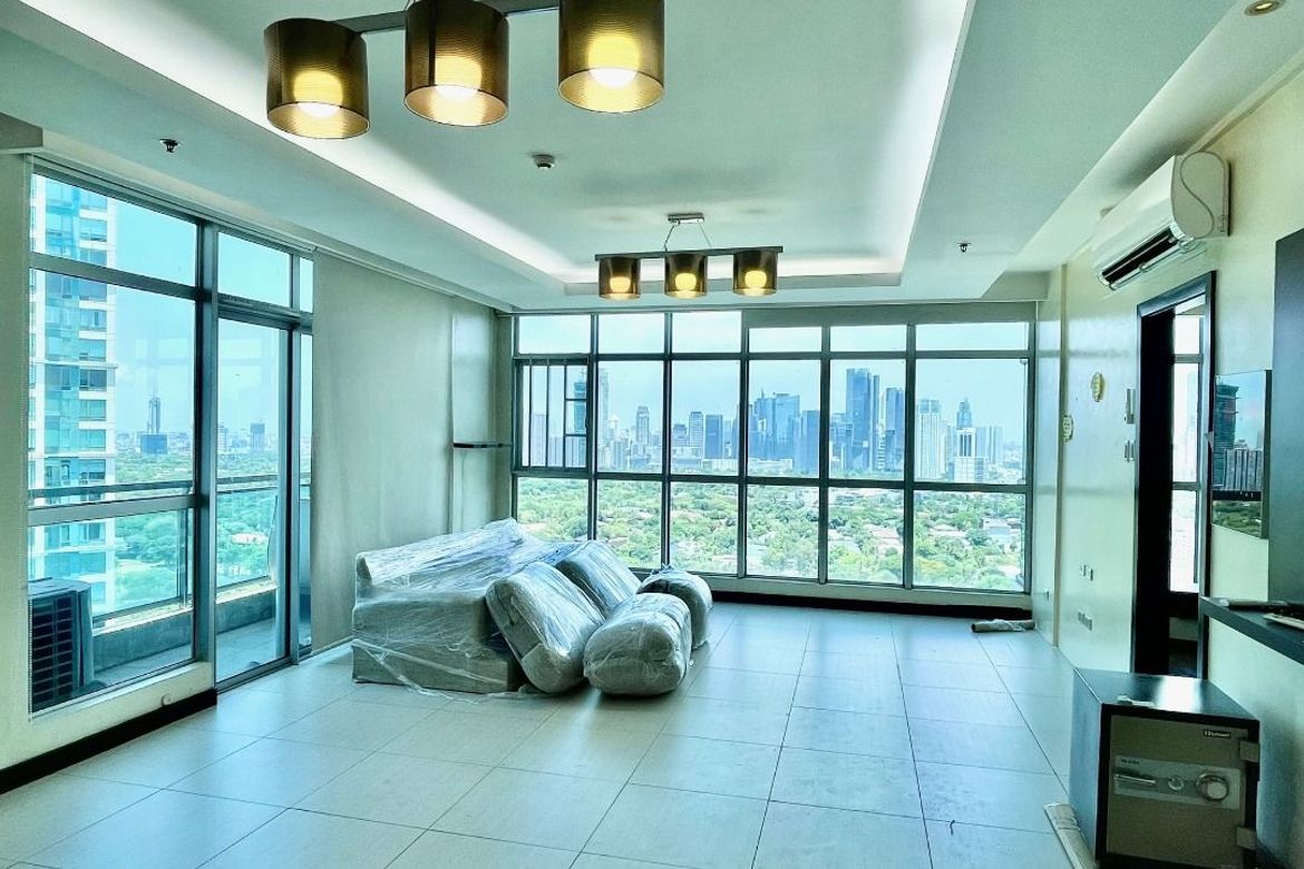 3 Bedroom Condo for Sale in Crescent Park Residences, Bagong Tanyag, Taguig, Metro Manila