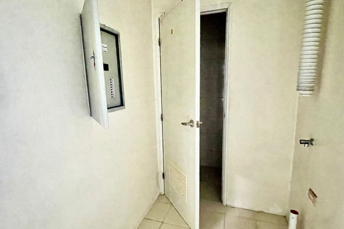 3 Bedroom Condo for Sale in Crescent Park Residences, Bagong Tanyag, Taguig, Metro Manila – photo 5