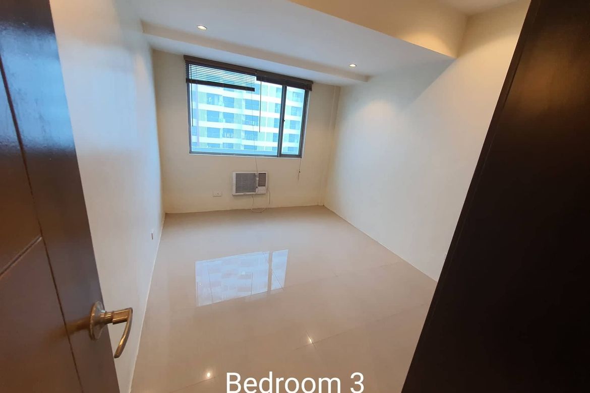 3 Bedroom Condo for Sale in Don Galo, Parañaque, Metro Manila – photo 3