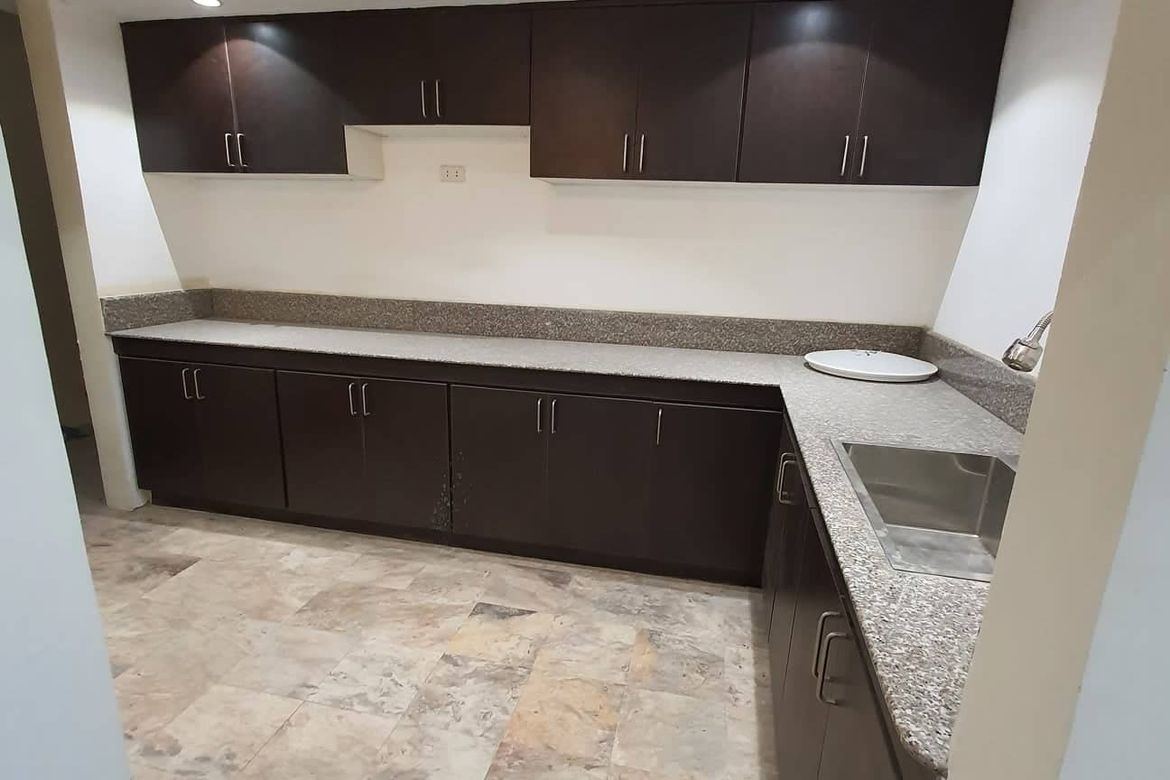 3 Bedroom Condo for Sale in Don Galo, Parañaque, Metro Manila – photo 8