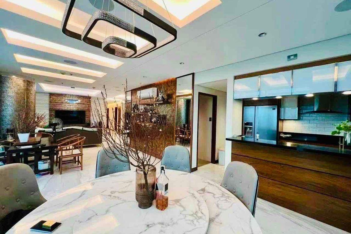 3 Bedroom Condo for Sale in EIGHT FORBESTOWN ROAD, Bagong Tanyag, Taguig, Metro Manila – photo 2
