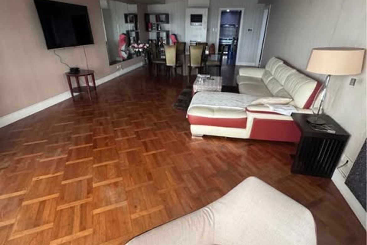 3 Bedroom Condo for Sale in Ermita, Manila, Metro Manila near LRT-1 Pedro Gil – photo 2