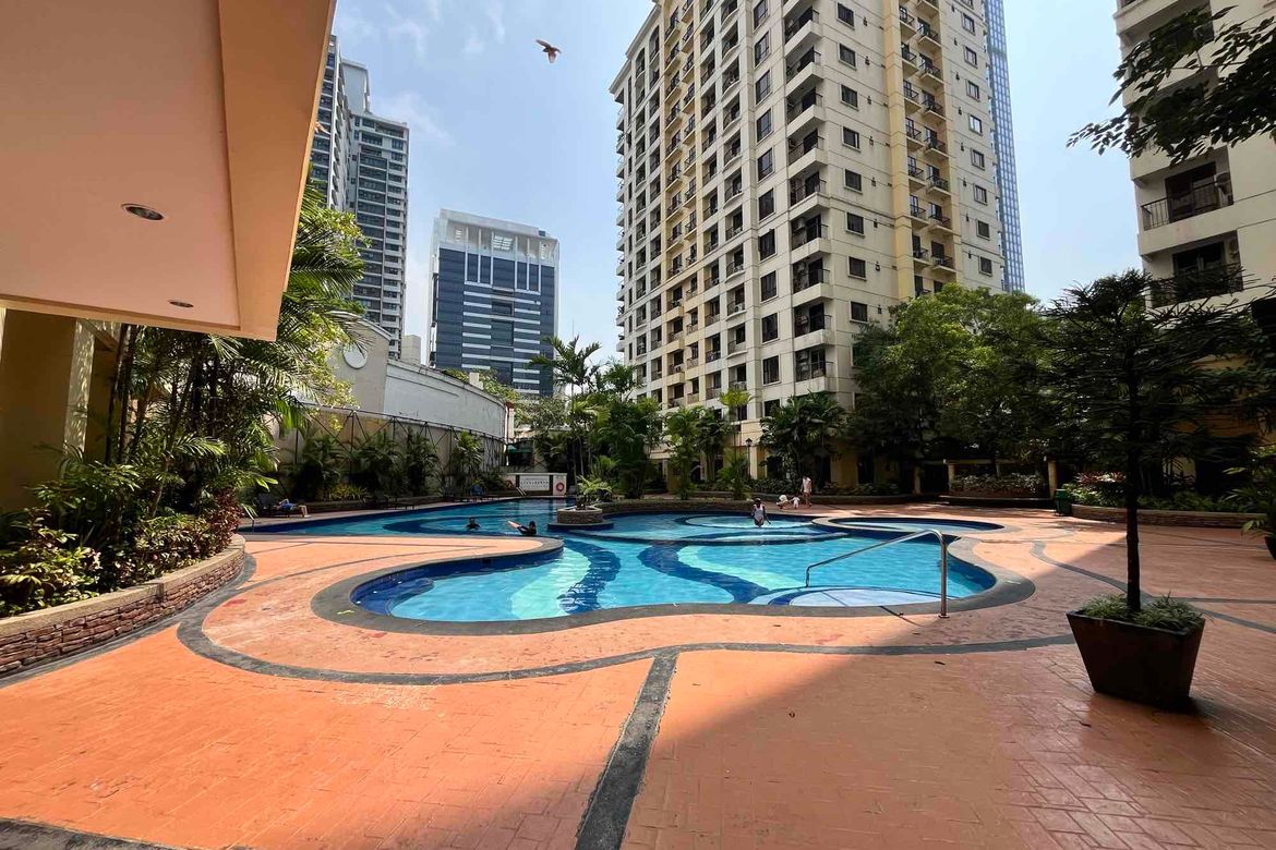 3 Bedroom Condo for Sale in Forbeswood Heights, BGC, Taguig – photo 15