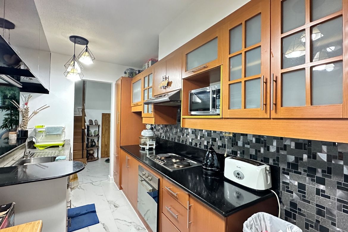 3 Bedroom Condo for Sale in Gateway Garden Heights, Barangka Ilaya, Mandaluyong, Metro Manila near MRT-3 Boni – photo 3
