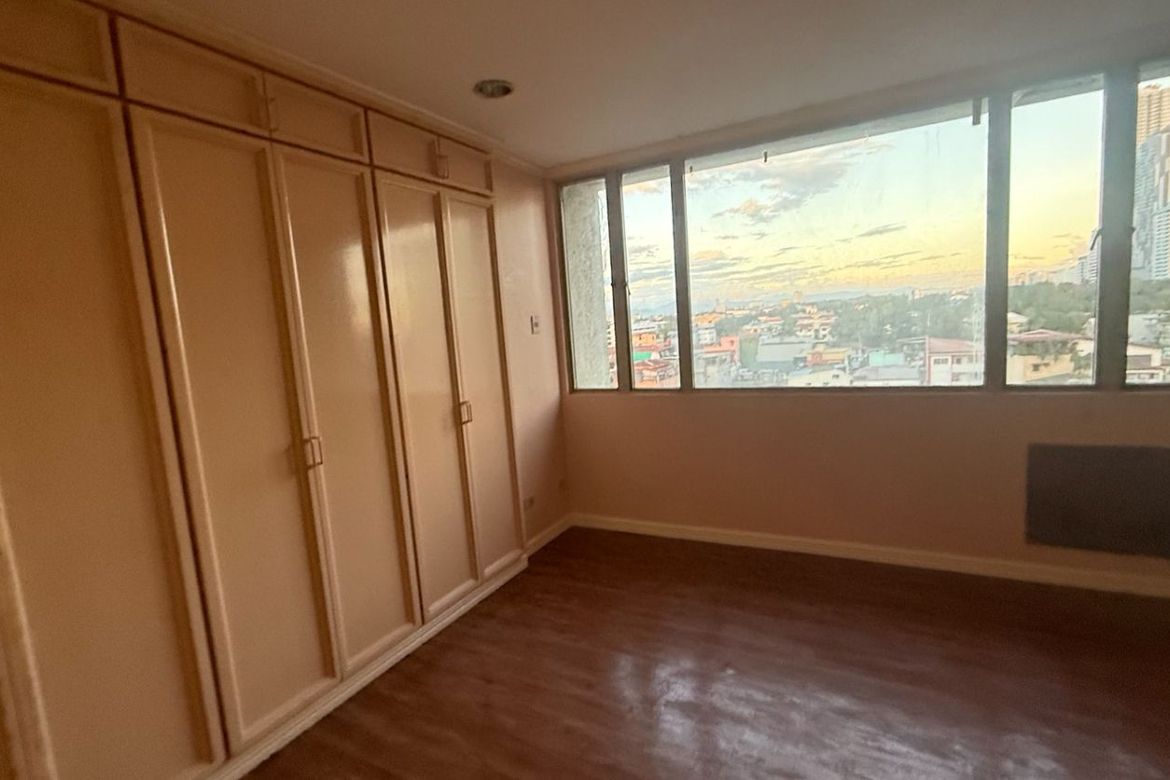3 Bedroom Condo for Sale in Greenhills, San Juan, Metro Manila near MRT-3 Santolan – photo 7