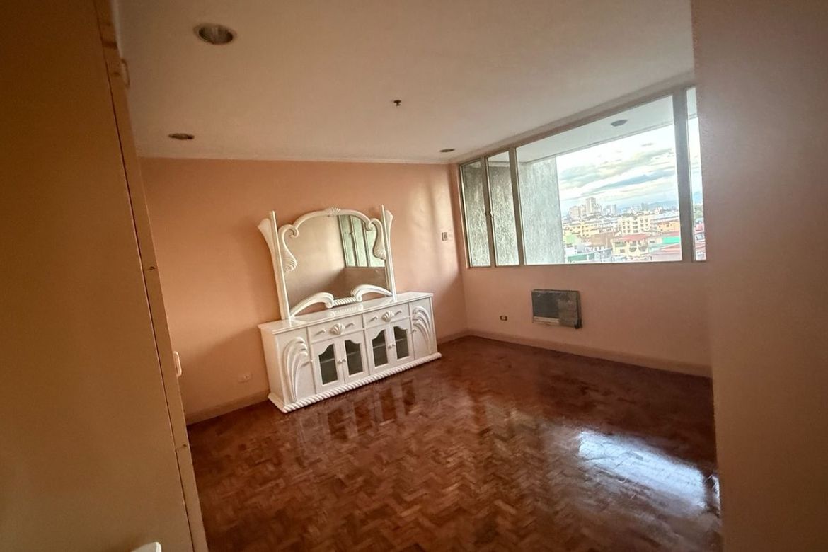 3 Bedroom Condo for Sale in Greenhills, San Juan, Metro Manila near MRT-3 Santolan – photo 8