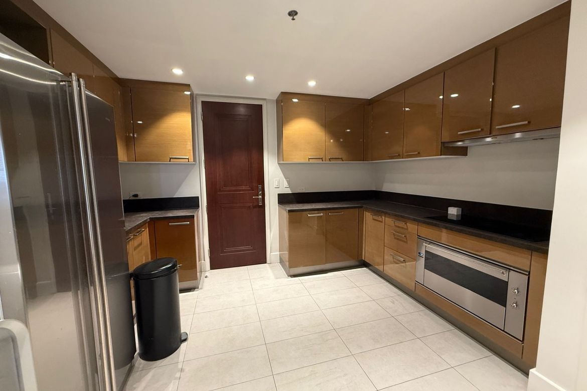 3 Bedroom Condo for Sale in Guadalupe Viejo, Makati City near MRT-3 Guadalupe – photo 8