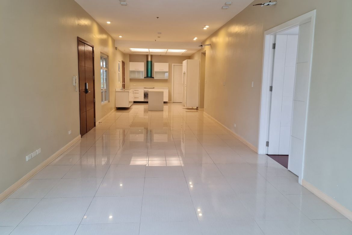 3 Bedroom Condo for Sale in Horseshoe, Quezon City, Metro Manila near LRT-2 Betty Go-Belmonte – photo 2