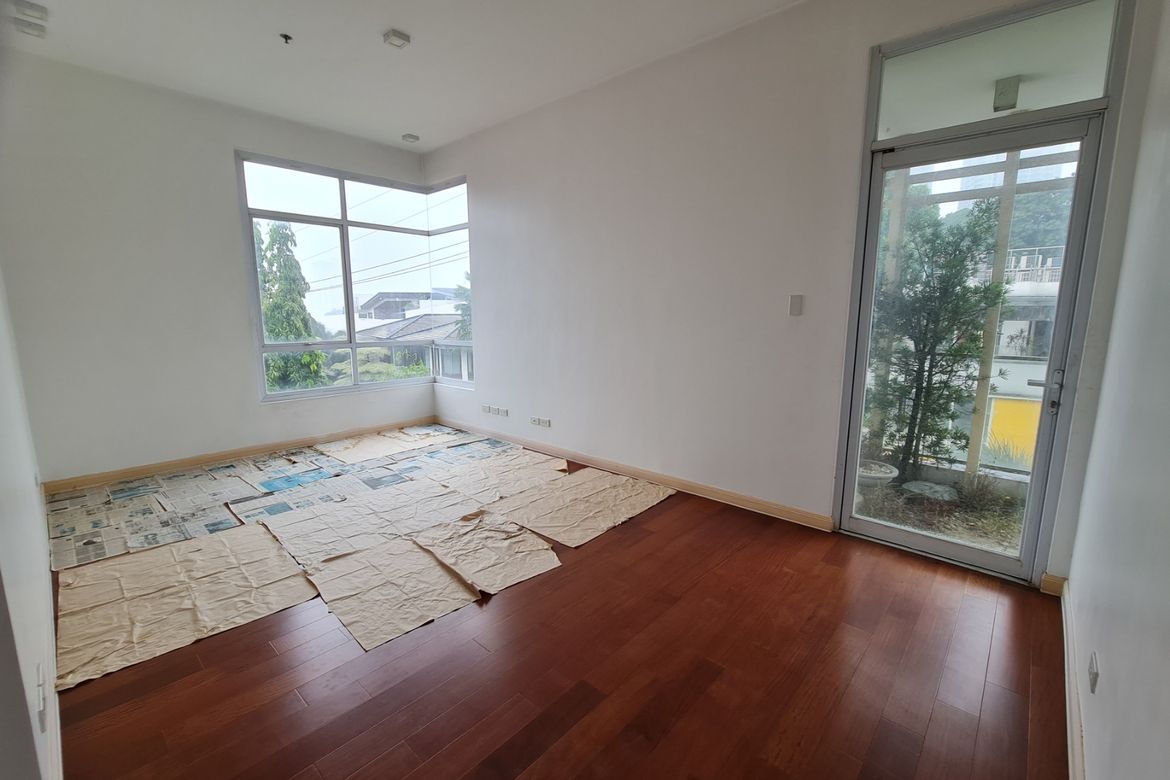3 Bedroom Condo for Sale in Horseshoe, Quezon City, Metro Manila near LRT-2 Betty Go-Belmonte – photo 3