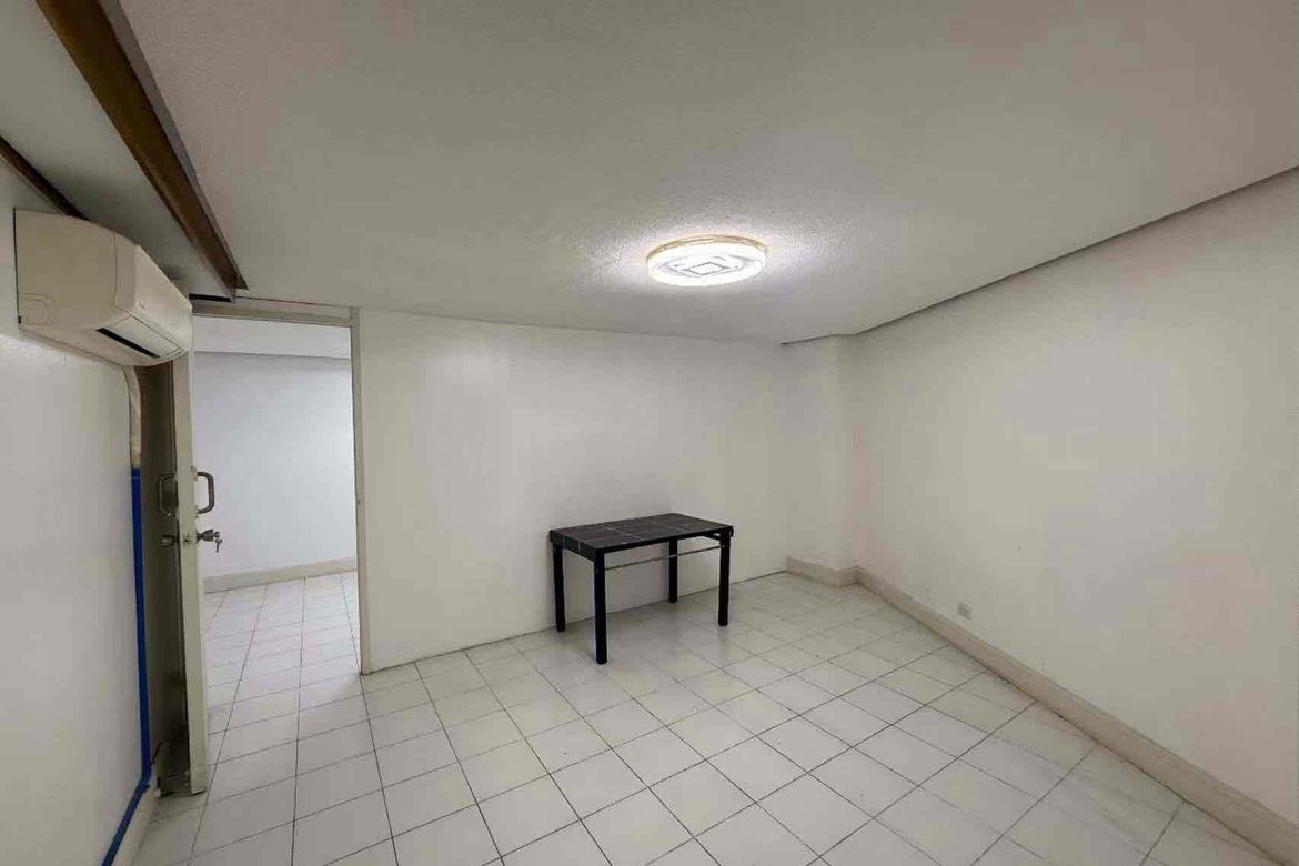 3 Bedroom Condo for Sale in Malate, Manila, Metro Manila near LRT-1 Vito Cruz – photo 2