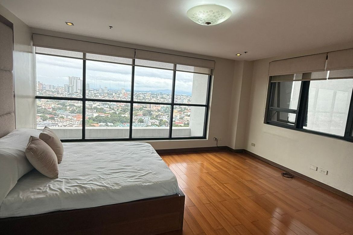 3 Bedroom Condo for Sale in Mariana, Quezon City, Metro Manila near LRT-2 Gilmore – photo 3