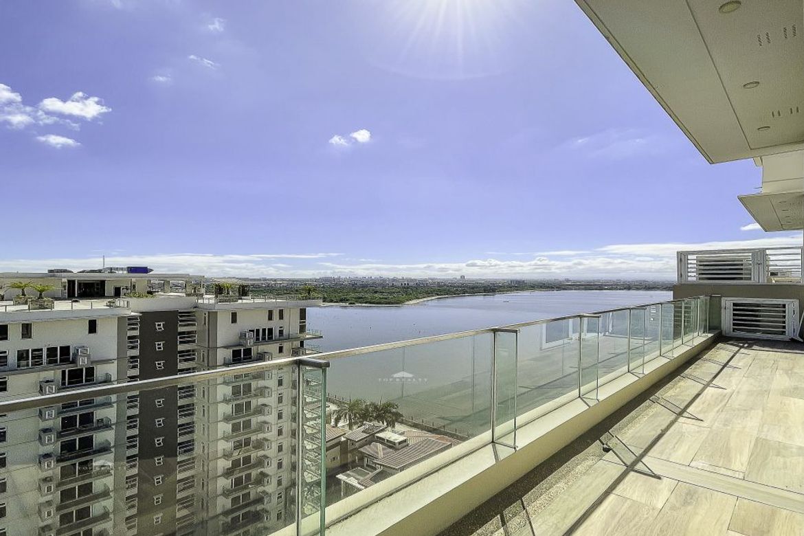 3 Bedroom Condo for Sale in Oak Harbor Residences, Don Bosco, Parañaque, Metro Manila