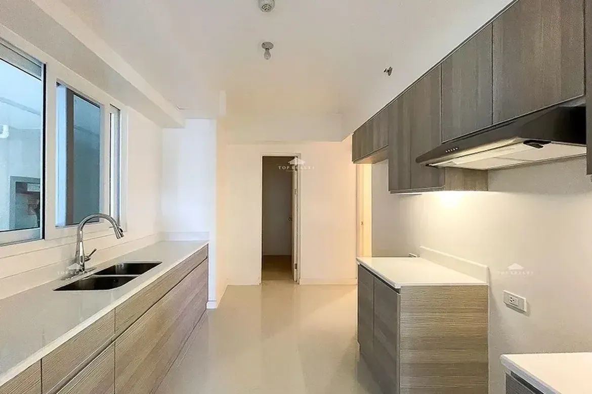 3 Bedroom Condo for Sale in Oak Harbor Residences, Don Bosco, Parañaque, Metro Manila