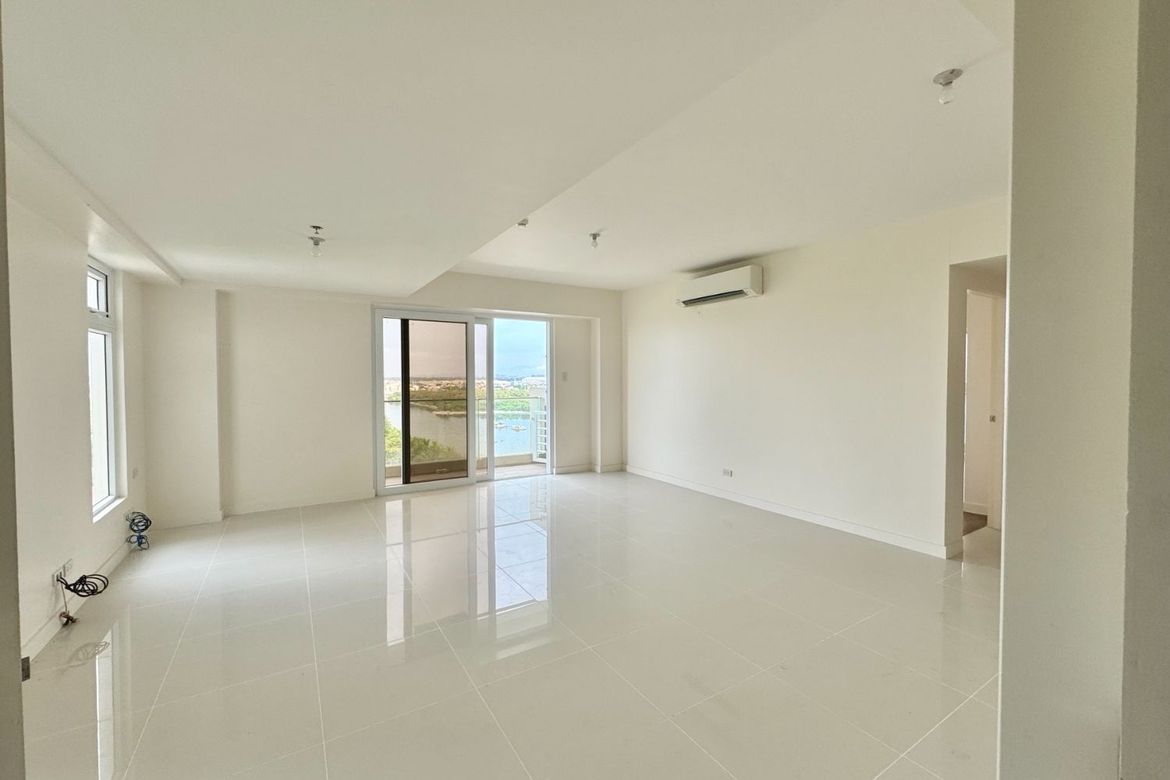 3 Bedroom Condo for Sale in Oak Harbor Residences, Don Bosco, Parañaque, Metro Manila