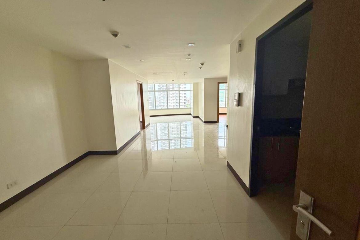 3 Bedroom Condo for Sale in One Central, Bel-Air, Makati City – photo 2