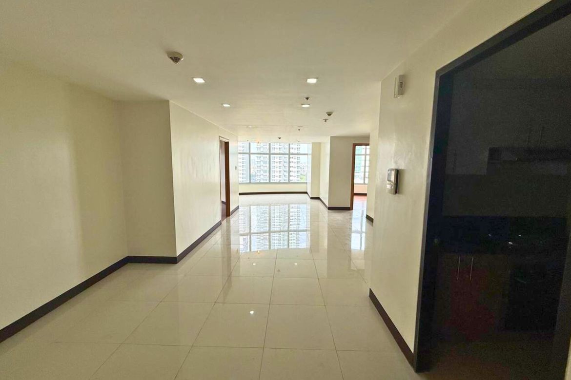 3 Bedroom Condo for Sale in One Central, Bel-Air, Makati City – photo 4