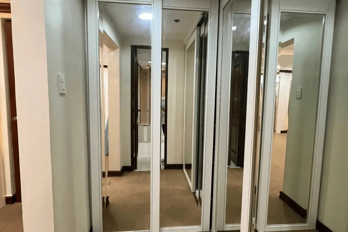 3 Bedroom Condo for Sale in One Orchard Road, Ramon Magsaysay, Quezon City, Metro Manila near LRT-1 Roosevelt – photo 4