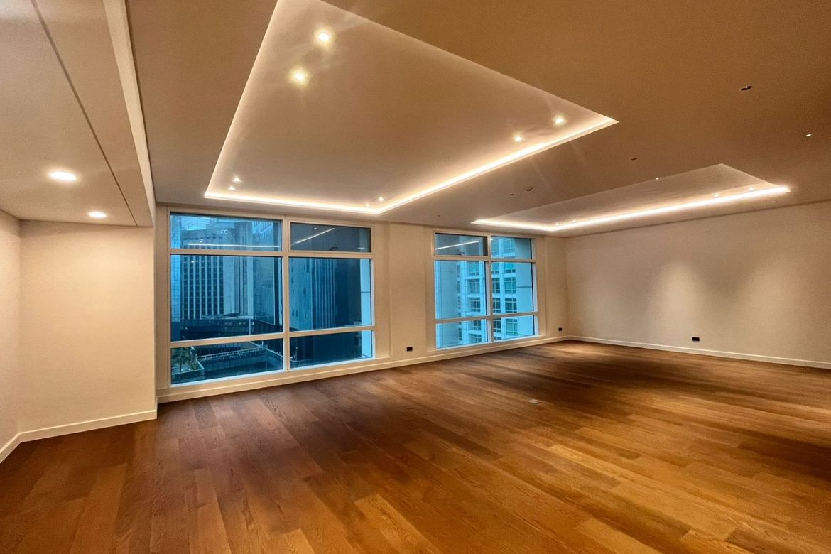 3 Bedroom Condo for Sale in One Roxas Triangle Tower, Urdaneta, Makati City near MRT-3 Buendia