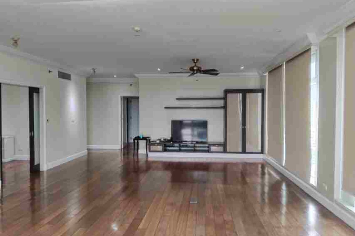 3 Bedroom Condo for Sale in One Roxas Triangle Tower, Urdaneta, Makati City near MRT-3 Buendia